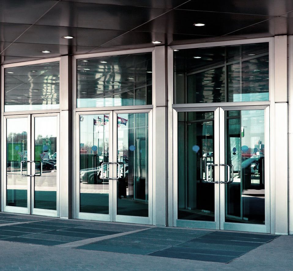 Hliníkové vstupní dveře – nejvyšší životnost, bezpečnost, ale i cena